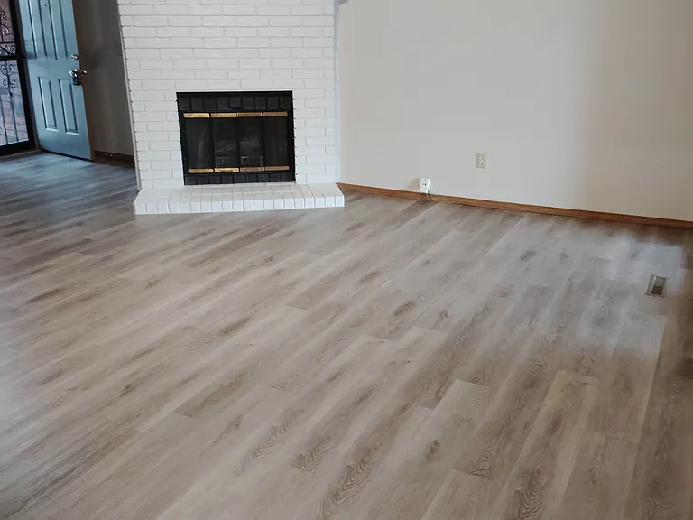 208 W Greenwood St — Photo 2