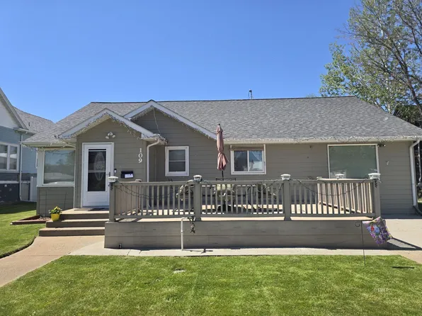 109 S Merriam Ave, Miles City, MT 59301