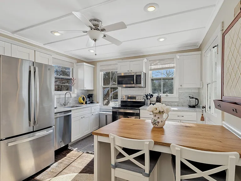 102 W Tiana Rd — Photo 17