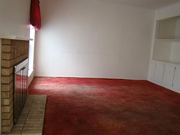 5th image of 1402 S Carrier Pkwy APT 102