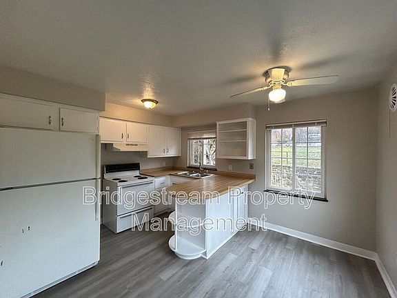 2nd image of 1930 W Schantz Ave APT 4