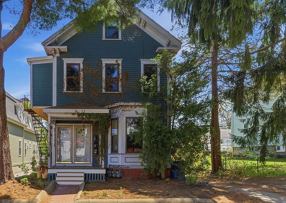 1st image of 26 Hamlet St #1