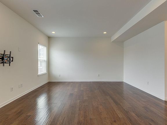 5th image of 479 Parmley Ln
