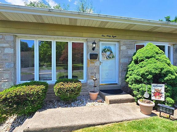4th image of 168 Colonial Dr