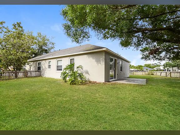 4th image of 4201 Kingbird Ct