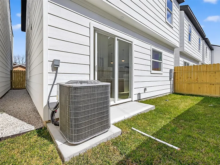 971 Highland Light Ln — Photo 37