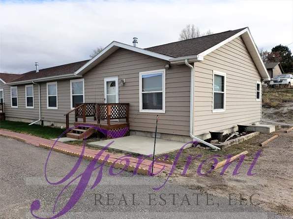 738 S 4th St #1, Glenrock, WY 82637