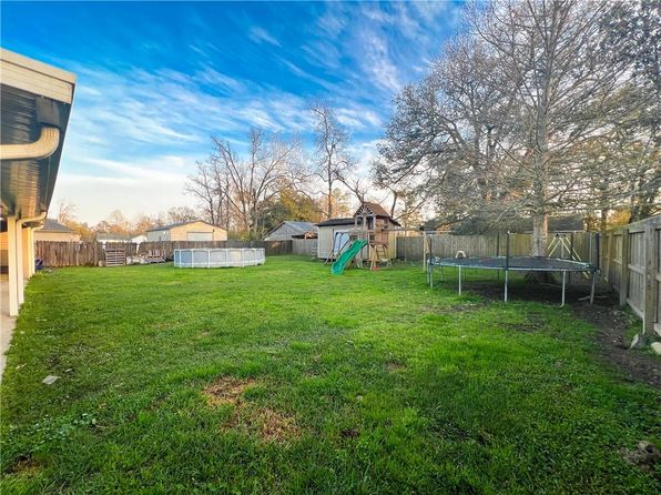 30094 Leslie St, Albany, LA 70711