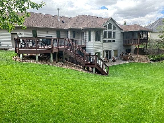 3rd image of 1952 Woodcrest Dr NE