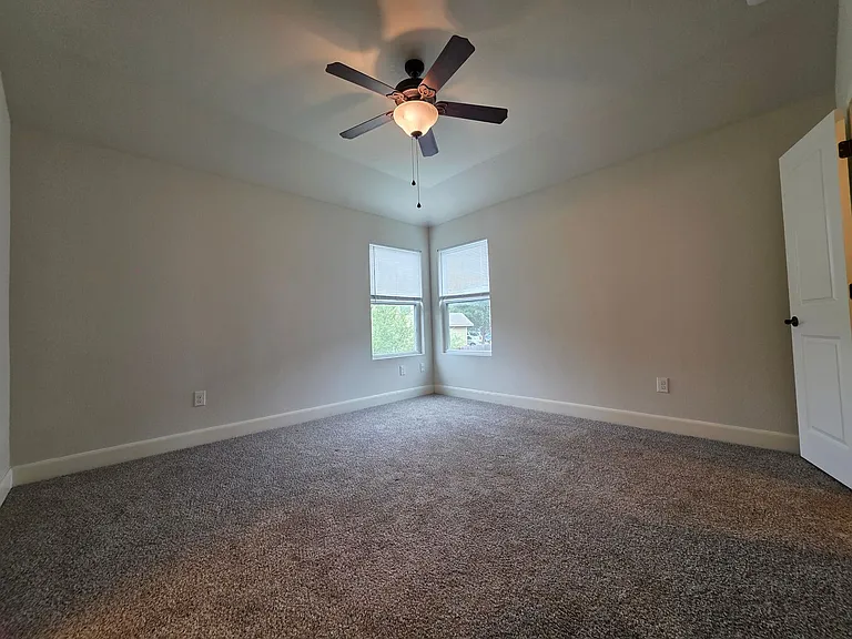 6423 Melanzane Ave #4 — Photo 5