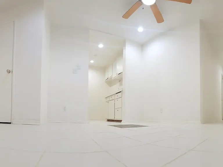 Cascade Pointe — Photo 31