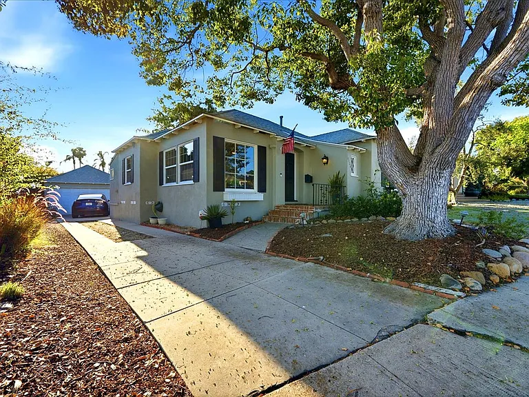 4526 Euclid Ave — Photo 47