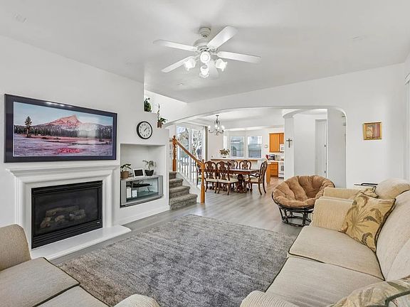 5th image of 2428 Hanson Dr