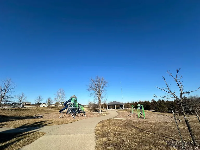 3610 Yellowwood Dr — Photo 16
