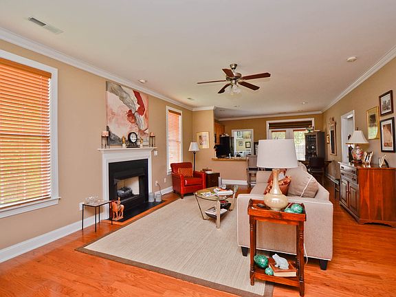 3rd image of 7 Abelia Ct