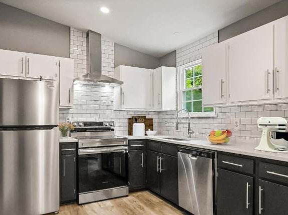 4th image of 9613 Rooster Ln
