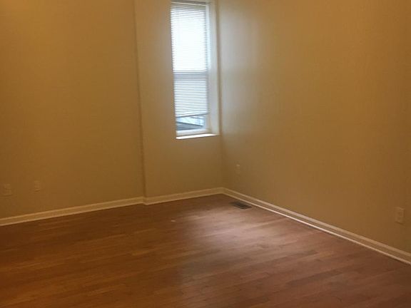 4th image of 2223 N Park Ave #1BILEVEL