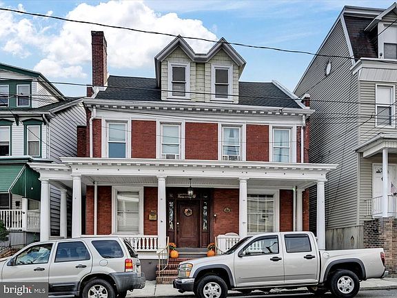 2nd image of 465 Sunbury St