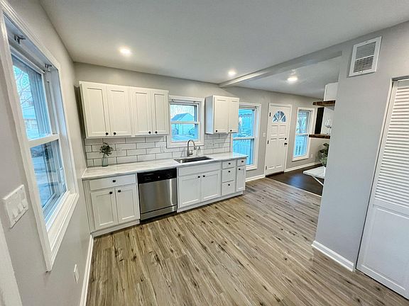 5th image of 4502 W 172nd St