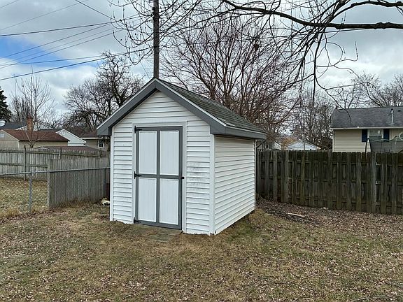 4th image of 3288 Glenbrook Dr