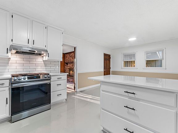 4th image of 249 Plantation St