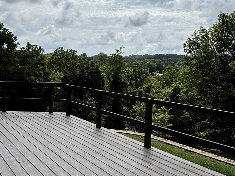 1412 Beacon Ct — Photo 2