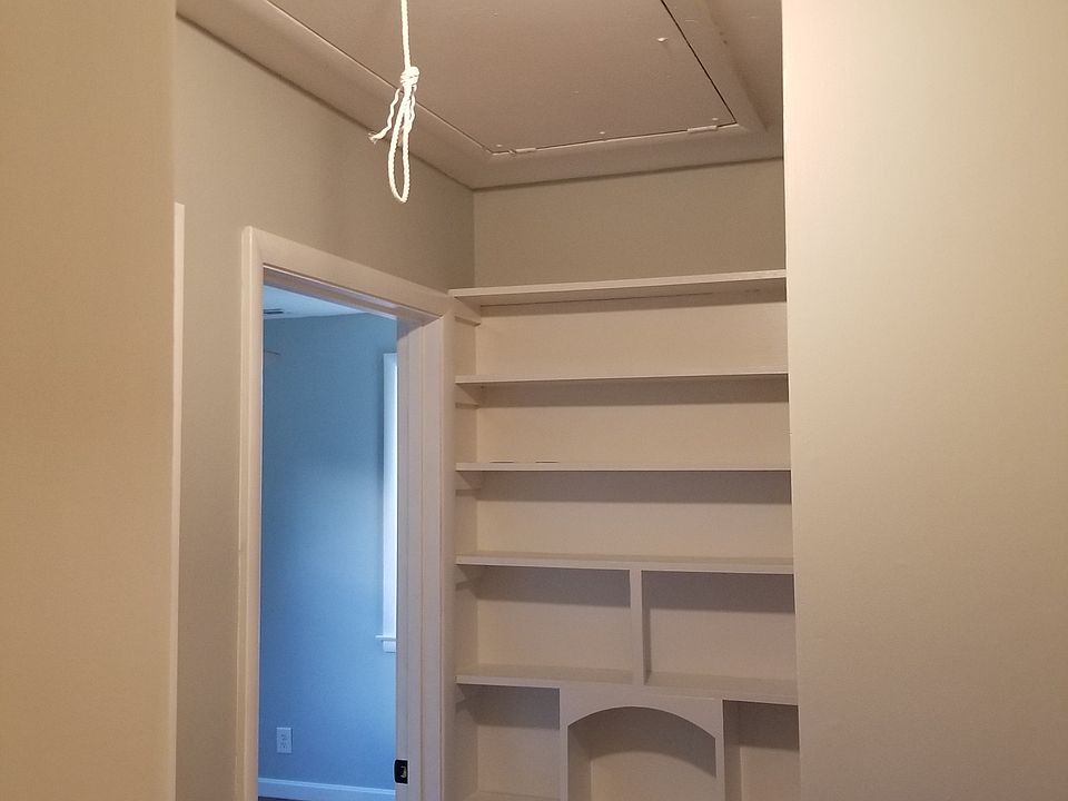 1st image of 444 Ewing Ln