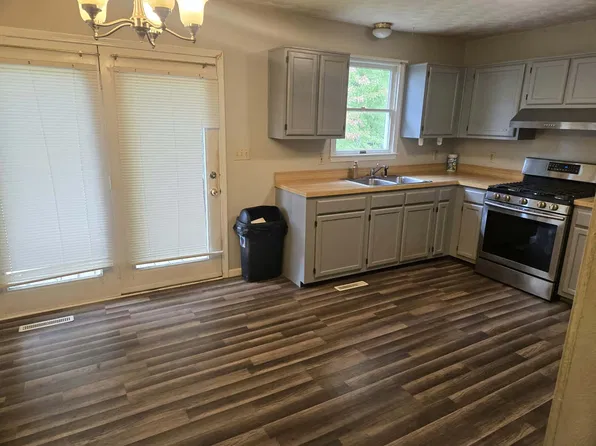 25 Dogwood Ln, Hanover, PA 17331