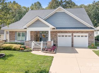 12432 Meetinghouse Dr, Cornelius, NC 28031
