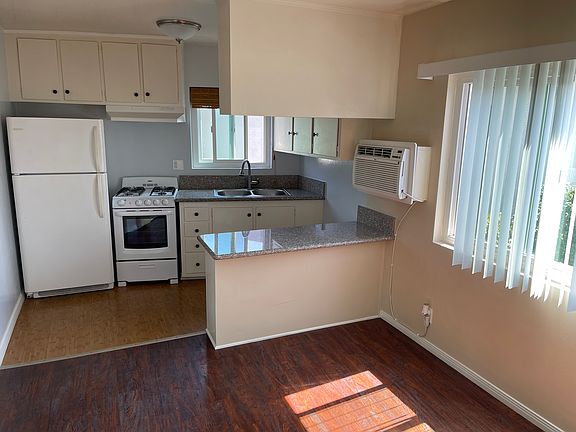2nd image of 4321 Inglewood Blvd APT 15