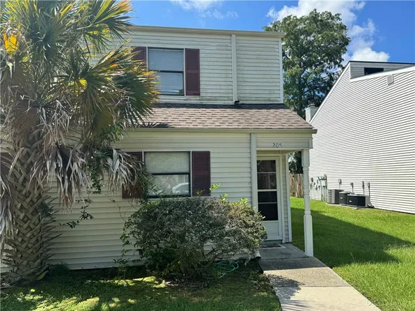 205 Putters Ln #205, Slidell, LA 70460