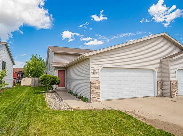 1744 50th St S, Fargo, ND 58103