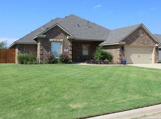 905 Stephanie Ln, Altus, OK 73521
