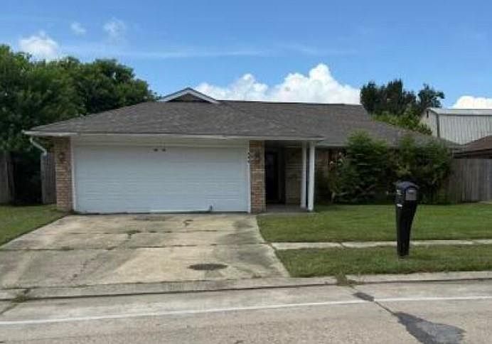 1st image of 396 Fairway Dr