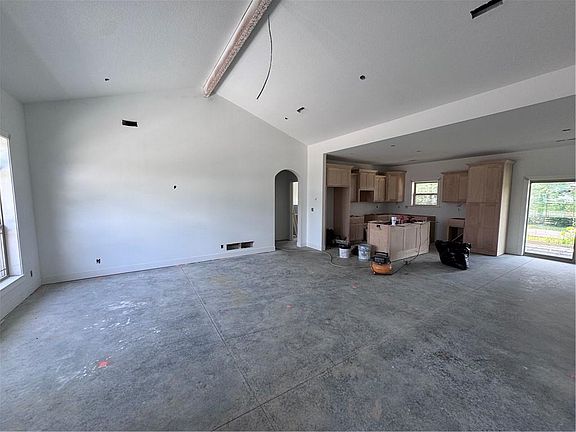 4th image of 1205 Weston Ln