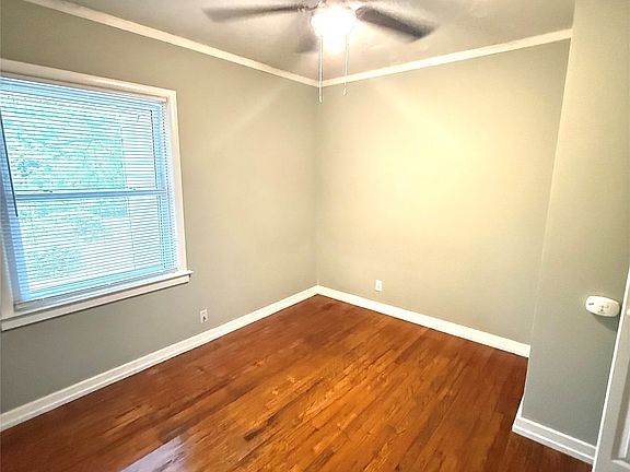 5th image of 3247 Willow Lane Dr