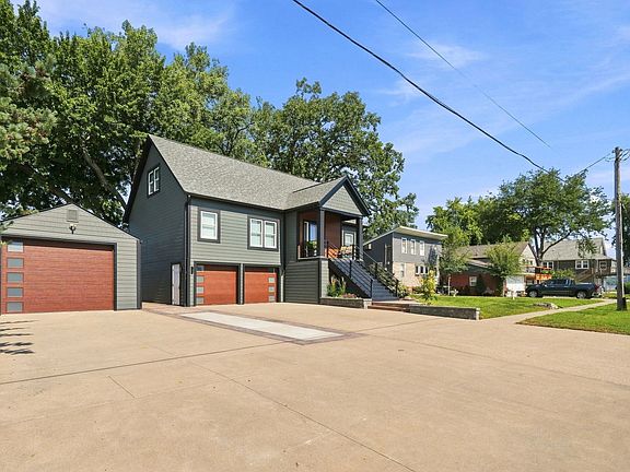 5th image of 835 1st Ave