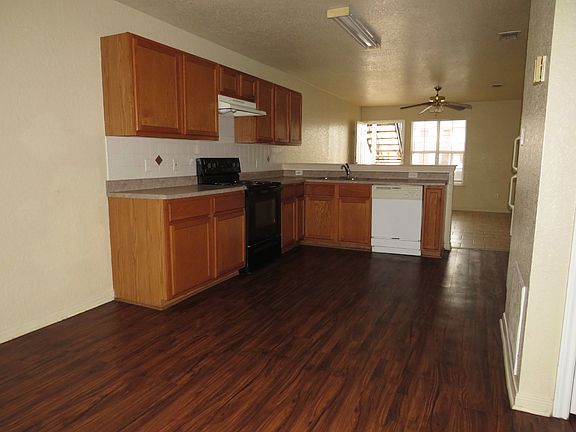 4th image of 1602 Dugger Cir APT A