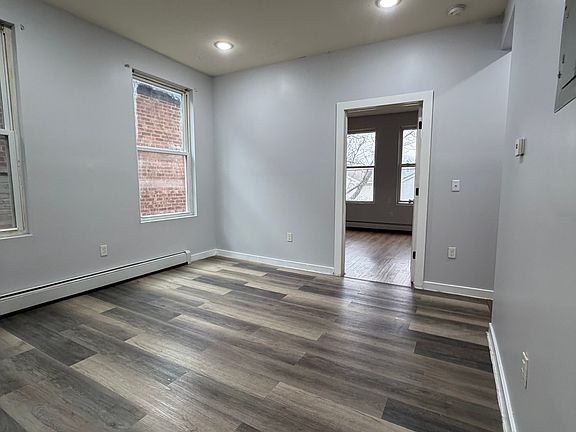 3rd image of 175 Van Nostrand Ave #2R