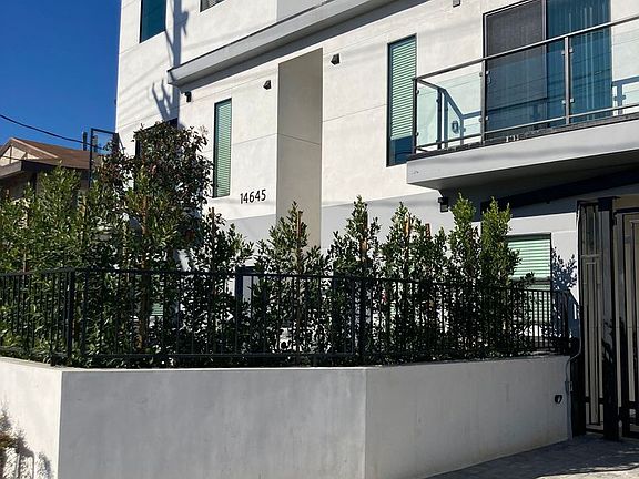 4th image of 14639 Vanowen St #201