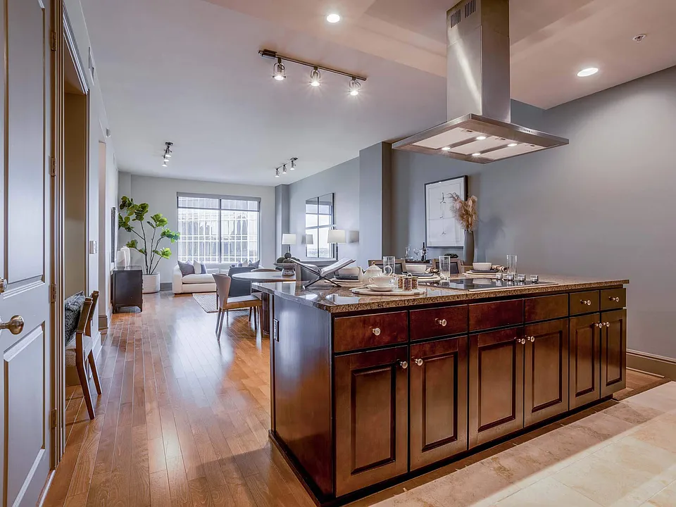 7 Riverway