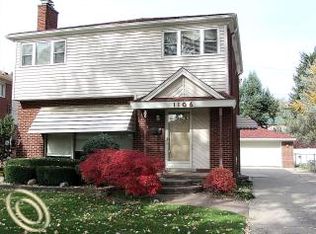1106 W Selfridge Blvd, Clawson, MI 48017