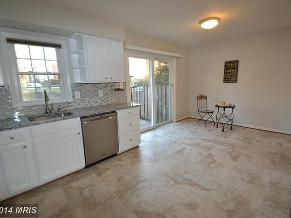 3rd image of 2925 Cashel Ln