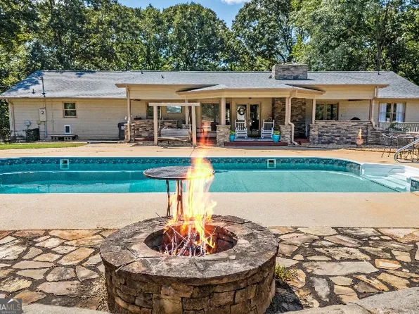 1521 Valley View Rd, Covington, GA 30016