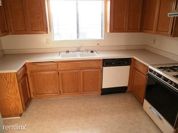 600_4269_Howard_Kitchen[1]