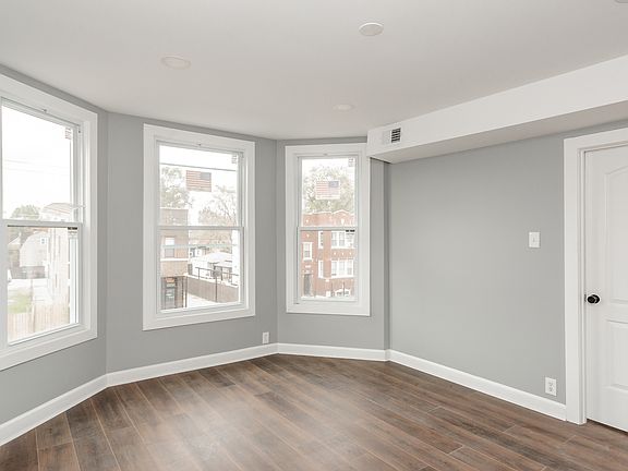 4th image of 5717 S Damen Ave