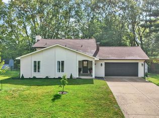 541 Shady Ln, Greenwood, IN 46142