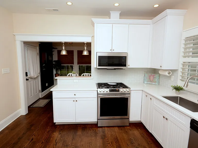 4116 Pretty Lake Ave — Photo 30
