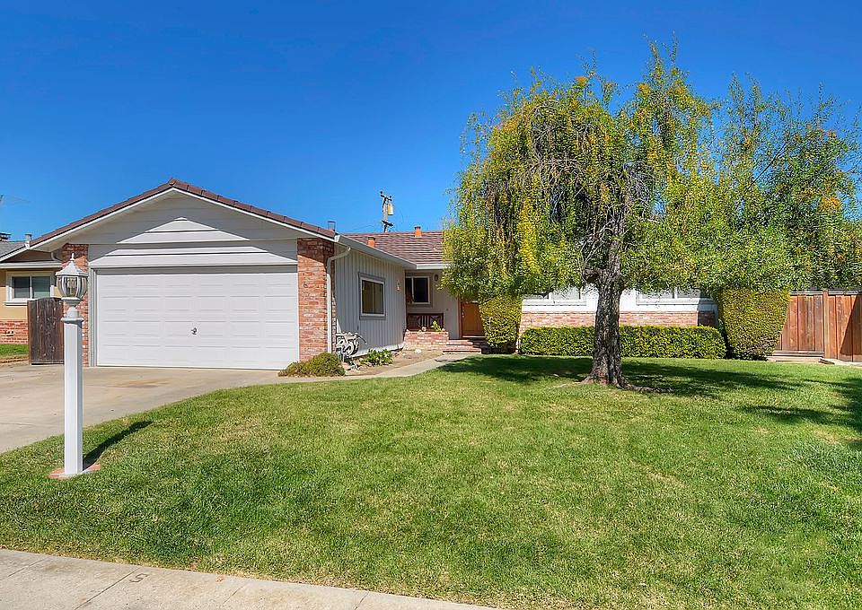 1st image of 4679 Applewood Dr
