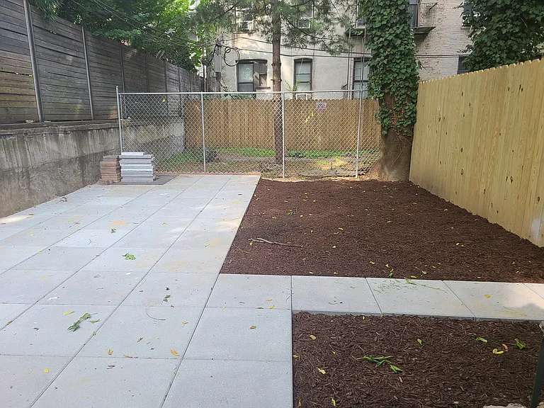 257 N 7th St #4R — Photo 15